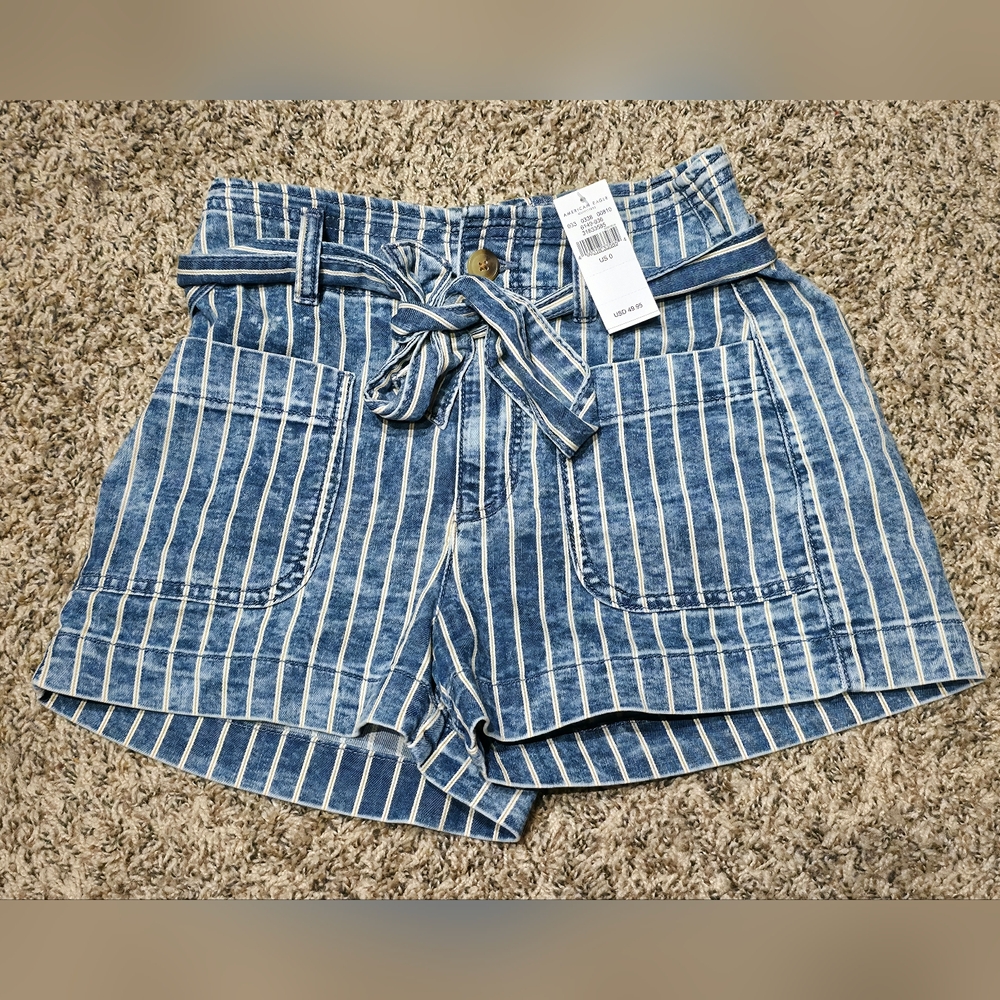 American Eagle High Rise, Striped, Belted Denim Shorts-Size 0 -NWT